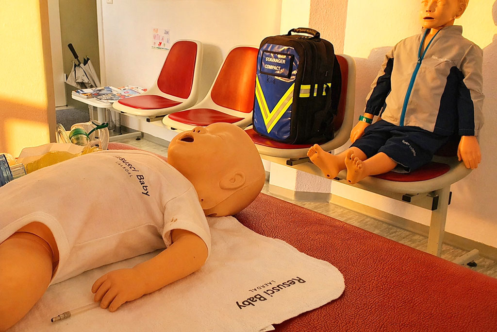 erste-hilfe-reanimations-phantom-defibrillator